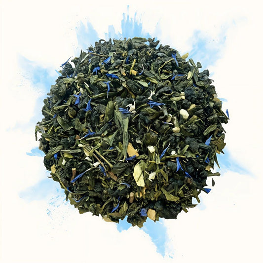 Thé oolong en vrac avec morceaux de pêche séchée et éclats de vanille, vu de dessus